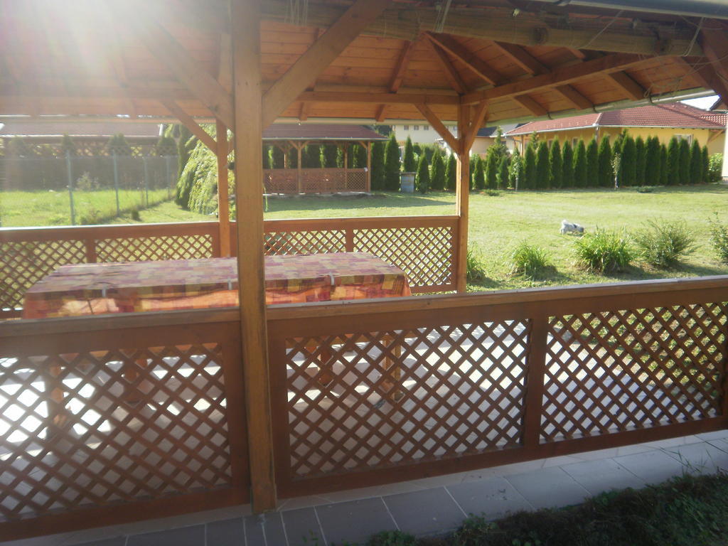 Zalakarosi Egerfa Nyaralohaz Foeldszinti Es Emeleti Apartman Exteriér fotografie