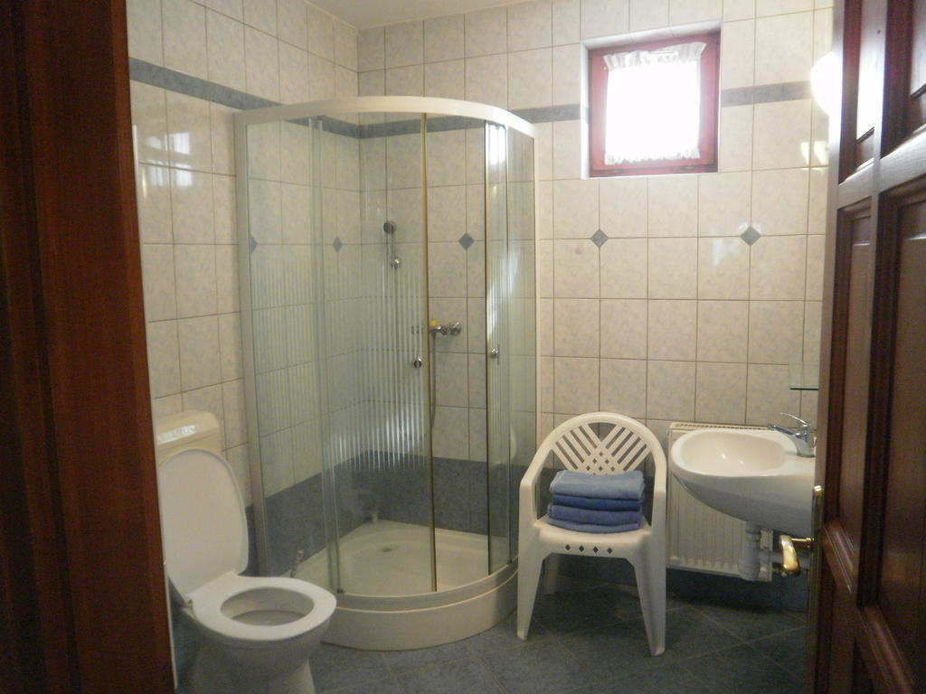 Zalakarosi Egerfa Nyaralohaz Foeldszinti Es Emeleti Apartman Pokoj fotografie